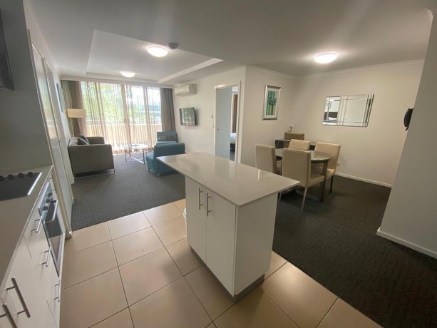 Pacific Suites Canberra