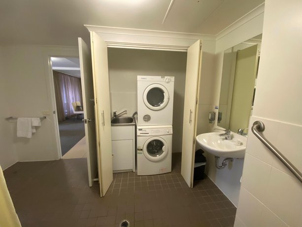 Pacific Suites Canberra