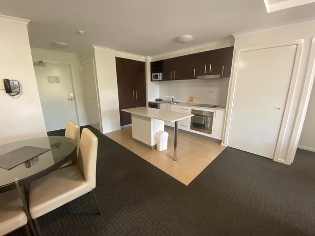 Pacific Suites Canberra