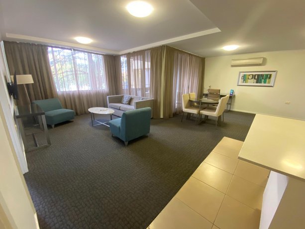 Pacific Suites Canberra