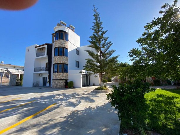 Ksamil Central Park Hotel