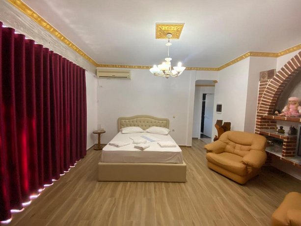Ksamil Central Park Hotel