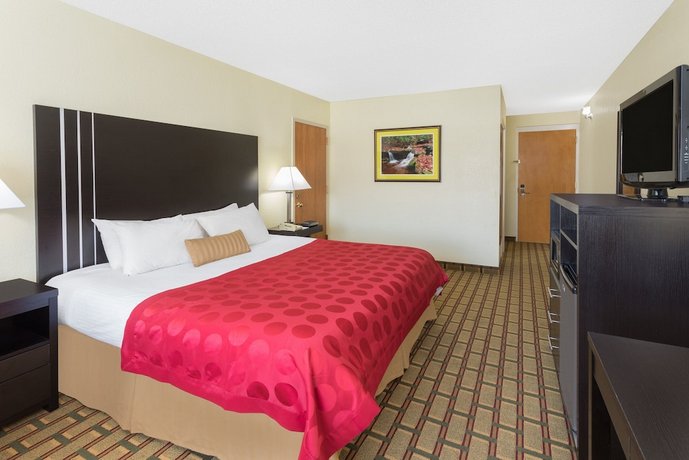 Ramada by Wyndham Asheville Southeast Hotel