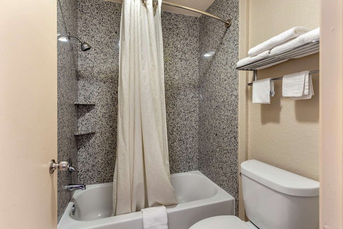 Econo Lodge Near Lackland Air Force Base-SeaWorld
