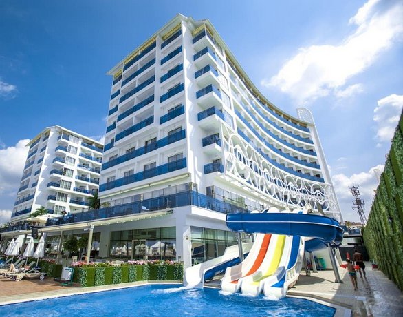 Azura Deluxe Resort & Spa - Ultra All Inclusive