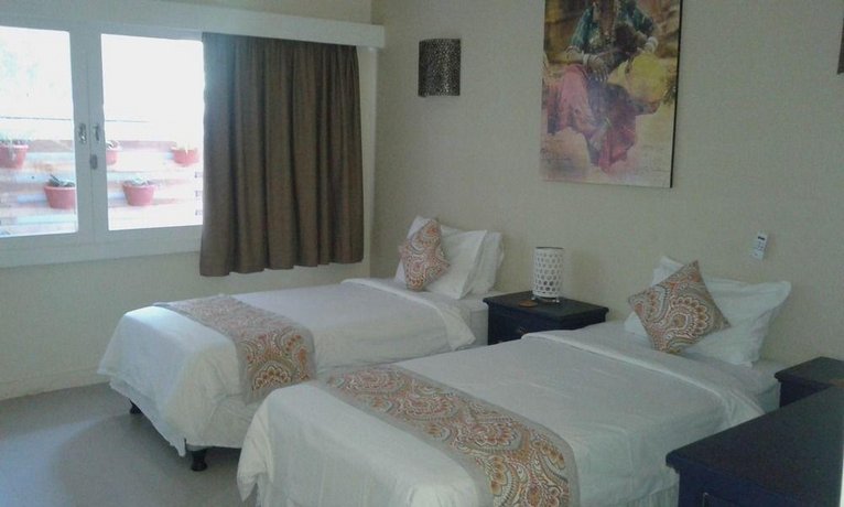 Scallywags Resort