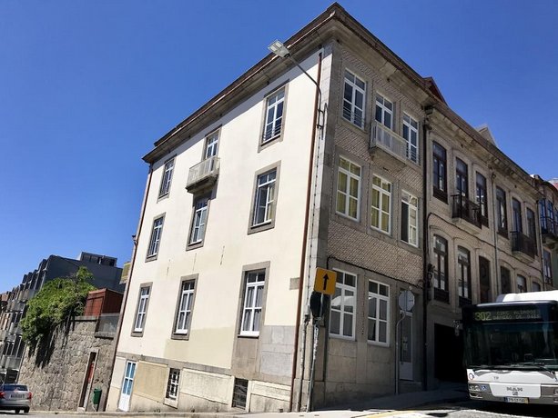 Urban Garden Porto Central Hostel