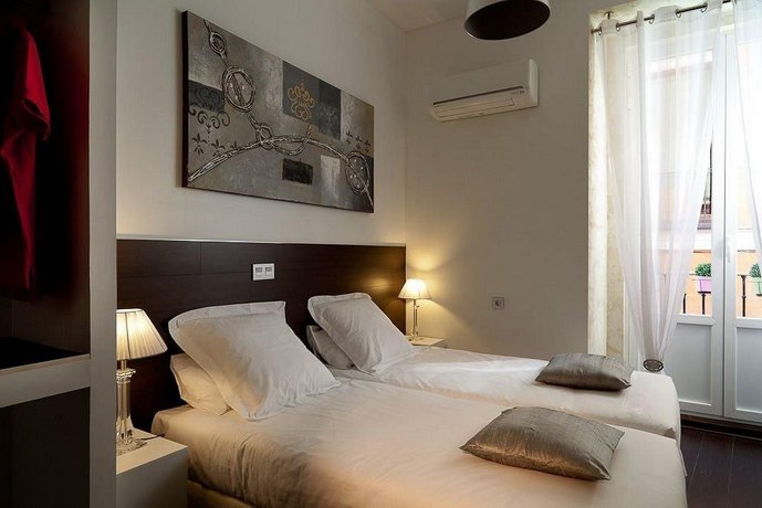 THC Latina Hostel
