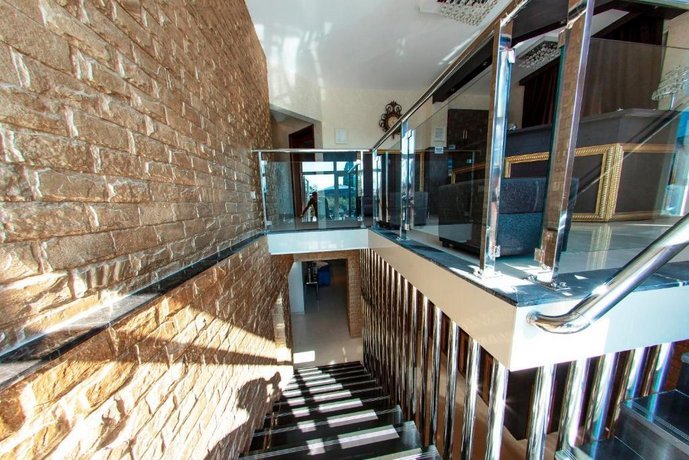 Novi Apartments