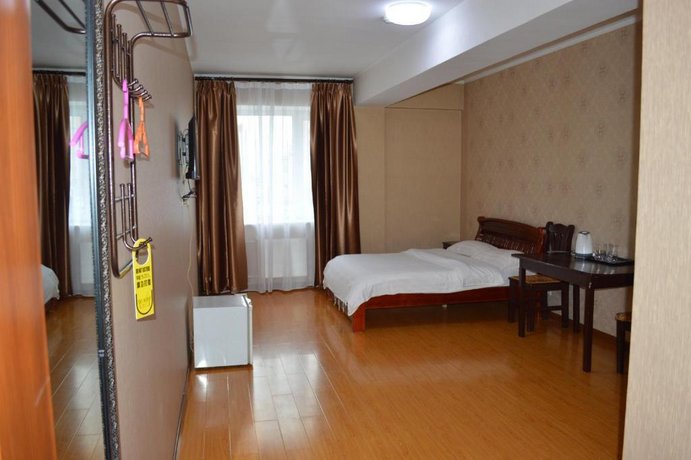 Land Hotel