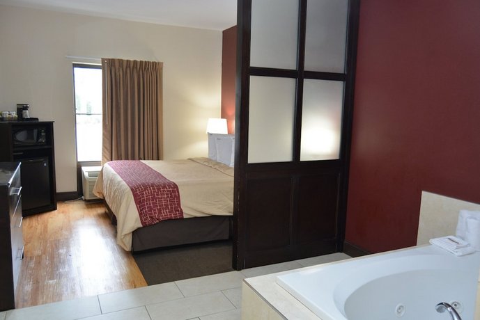 Red Roof Inn PLUS+ & Suites Chattanooga Downtown