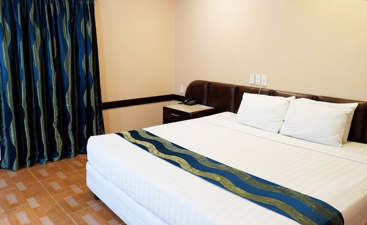 Holiday Spa Hotel
