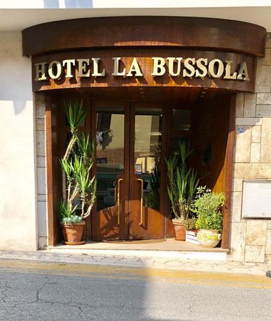 Hotel La Bussola Anzio Pia Square Italy thumbnail
