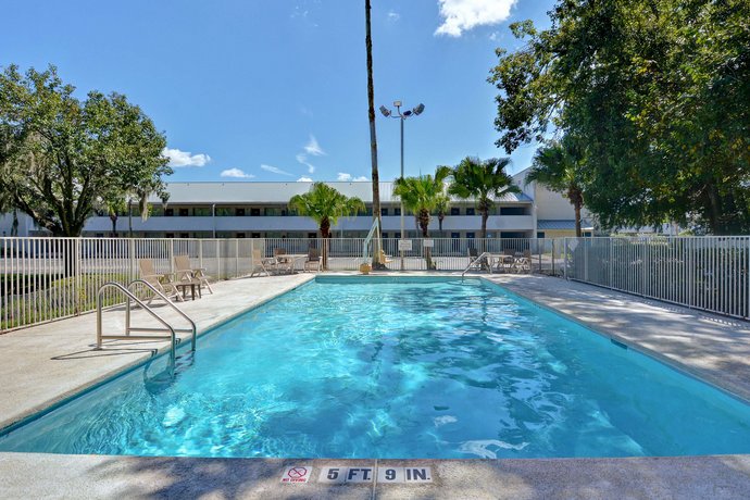 Studio 6 Jacksonville - Baymeadows