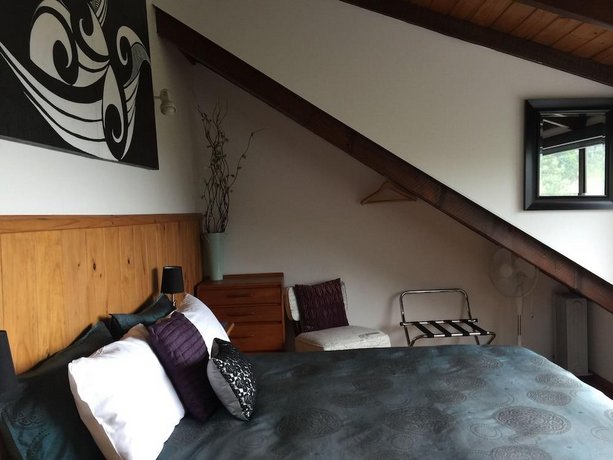 Grafton Cottage & Chalets