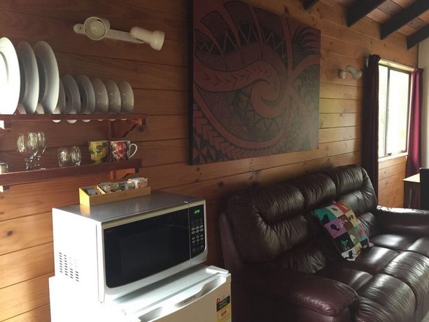 Grafton Cottage & Chalets