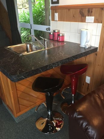 Grafton Cottage & Chalets