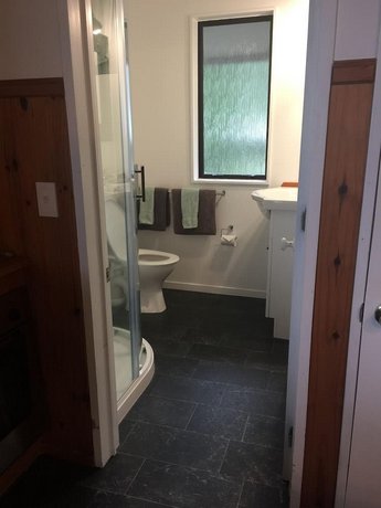 Grafton Cottage & Chalets