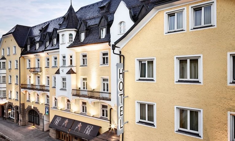 Hotel Grauer Bar Innsbruck Inn Valley Austria thumbnail