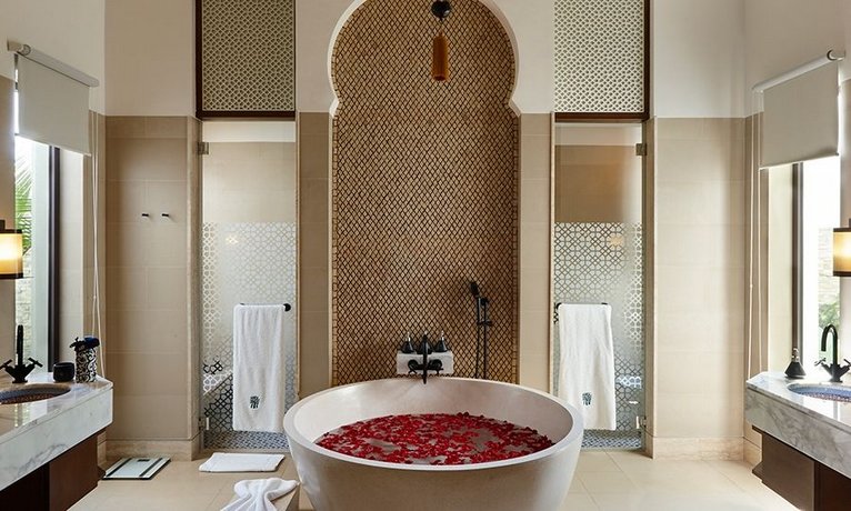 Banyan Tree Tamouda Bay