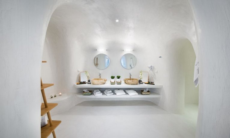 Maregio Suites