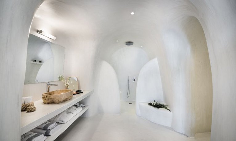 Maregio Suites