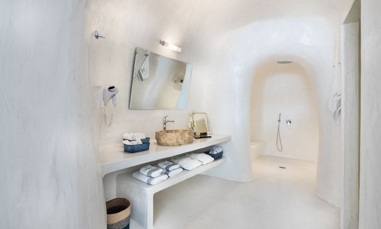 Maregio Suites
