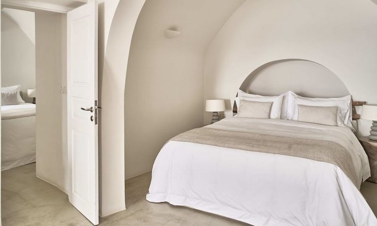 Mystique a Luxury Collection Hotel Santorini