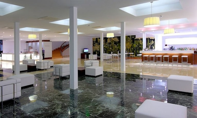 Las Gaviotas Suites Hotel & Spa