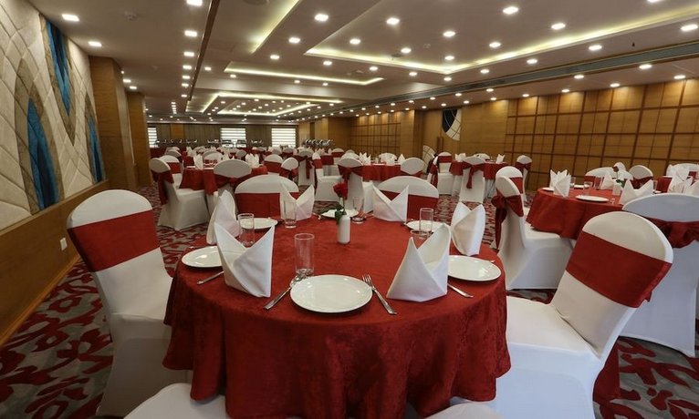 Clarks Inn Suites Gwalior