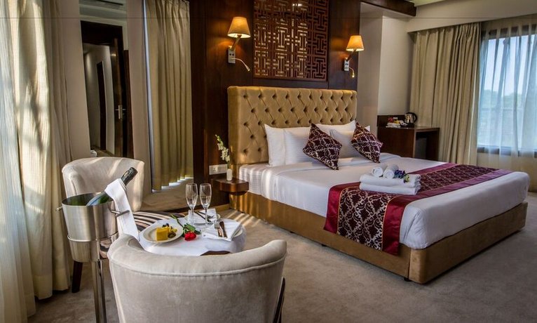 Clarks Inn Suites Gwalior