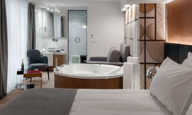 Elia Ermou Athens Hotel