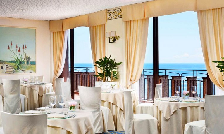 UNAHOTELS Capotaormina