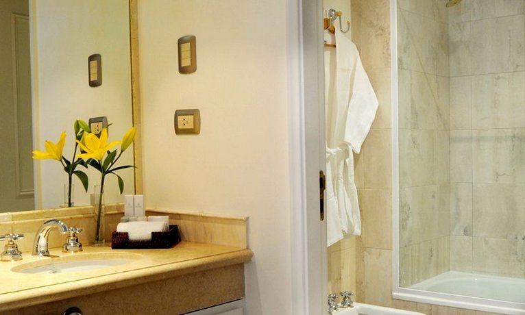 Loi Suites Recoleta Hotel