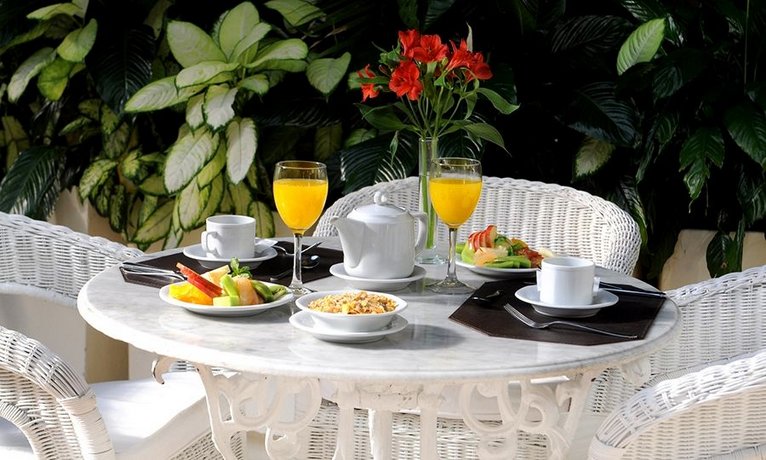 Loi Suites Recoleta Hotel