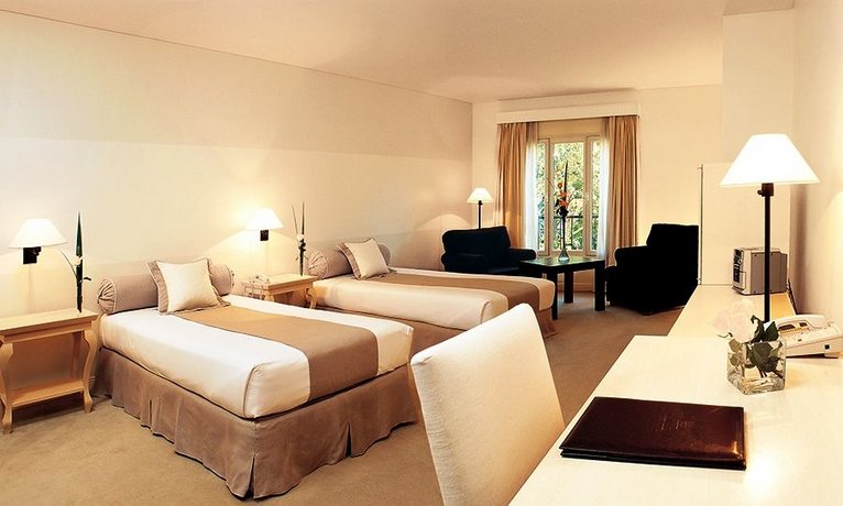 Loi Suites Recoleta Hotel