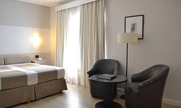 Loi Suites Recoleta Hotel
