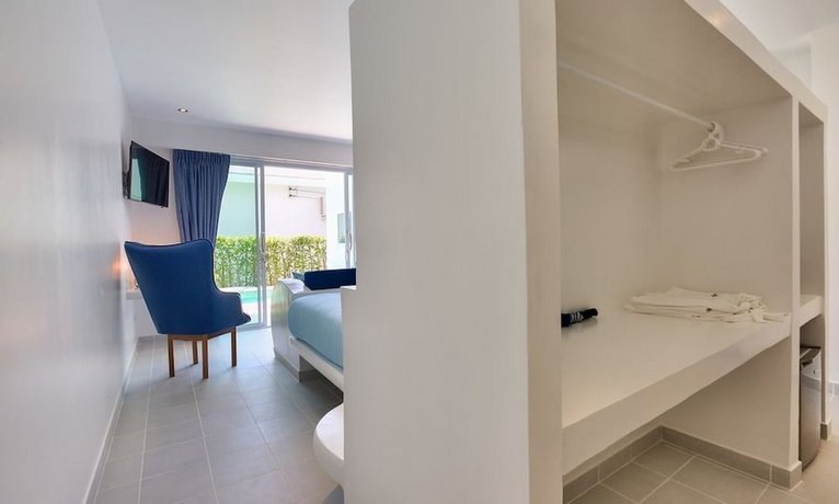 La Perle Luxury Boutique Hotel