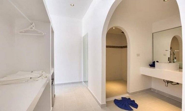 La Perle Luxury Boutique Hotel