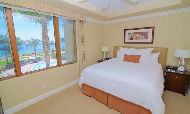 Dolphin Bay Resort and Spa