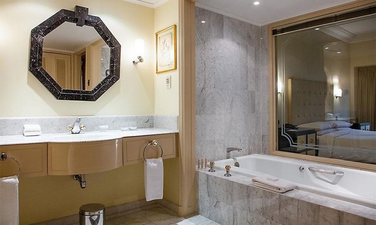 Hotel Santiago by Mandarin Oriental