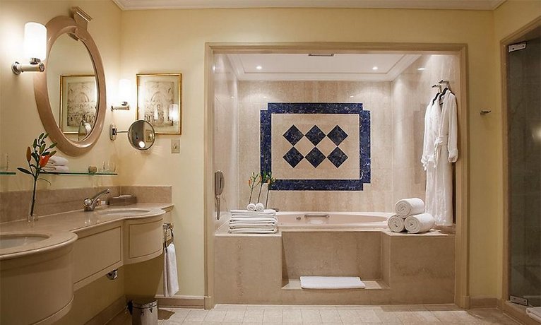 Hotel Santiago by Mandarin Oriental