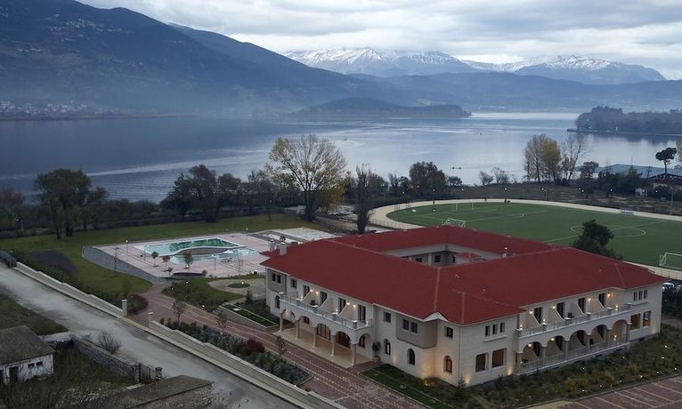 The Lake Hotel Ioannina