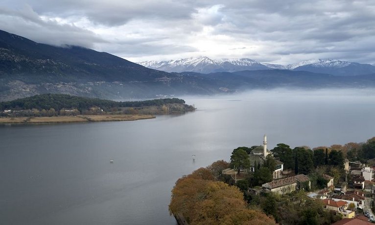 The Lake Hotel Ioannina