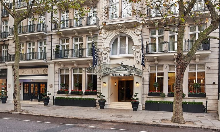 Rembrandt Hotel London 다이애나 공주와 도디 파예드 추모 동상 United Kingdom thumbnail