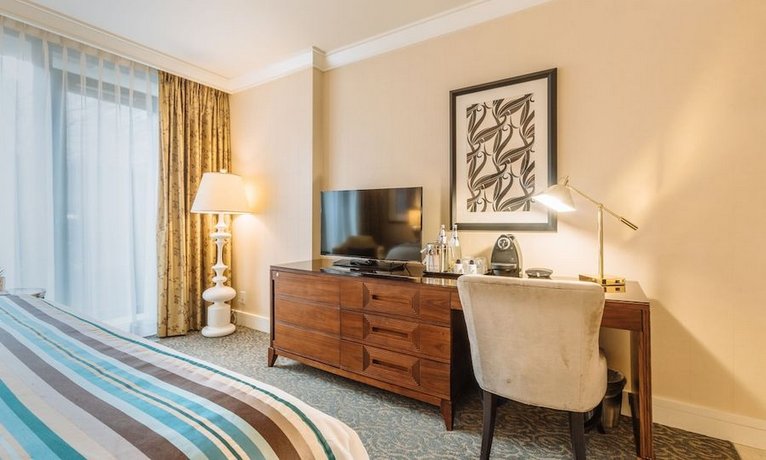 L'Hermitage Hotel
