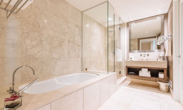 L'Hermitage Hotel