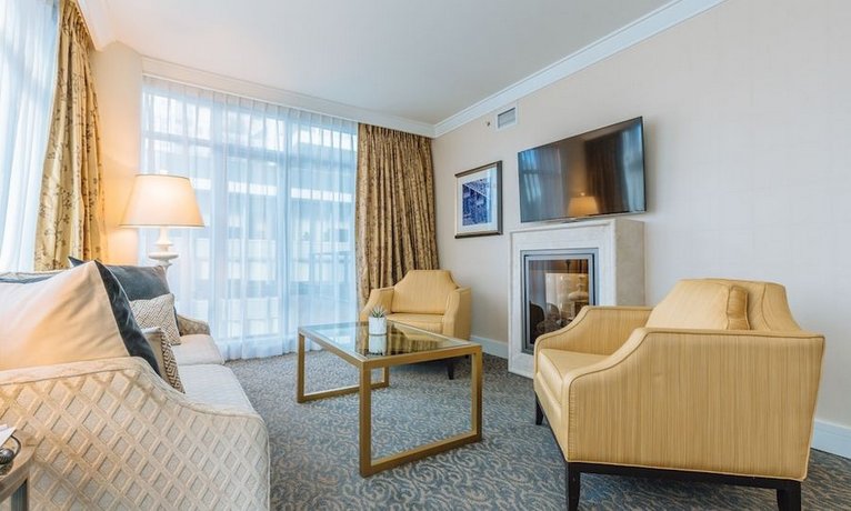 L'Hermitage Hotel