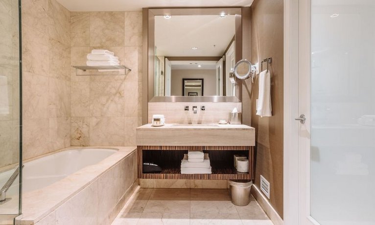 L'Hermitage Hotel