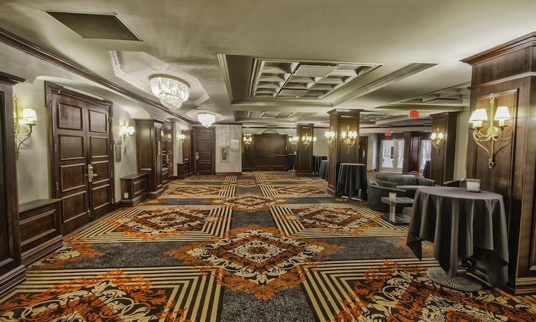 Hotel Palace Royal